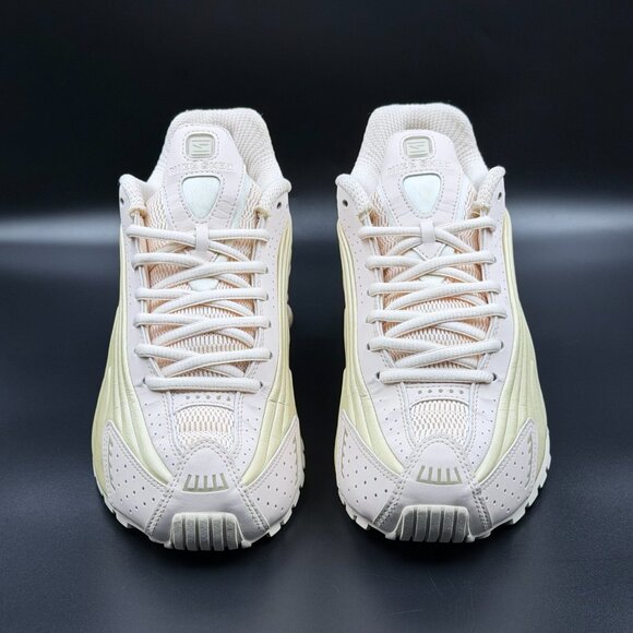 Wmns Nike Shox R4 'Guava Gold' - Picture 4 of 12